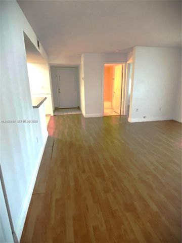 300 W Palm Cir W 208, Pembroke Pines, FL 33025