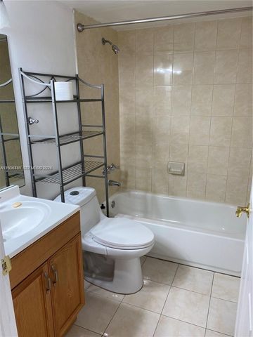 300 W Palm Cir W 208, Pembroke Pines, FL 33025