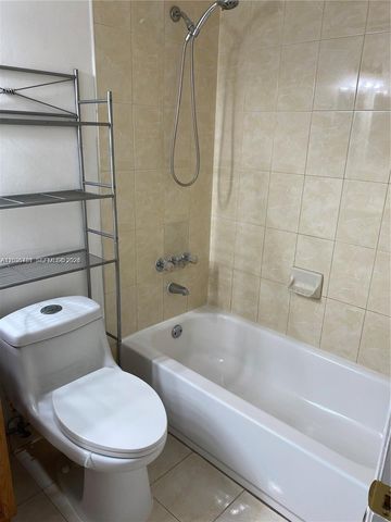 300 W Palm Cir W 208, Pembroke Pines, FL 33025