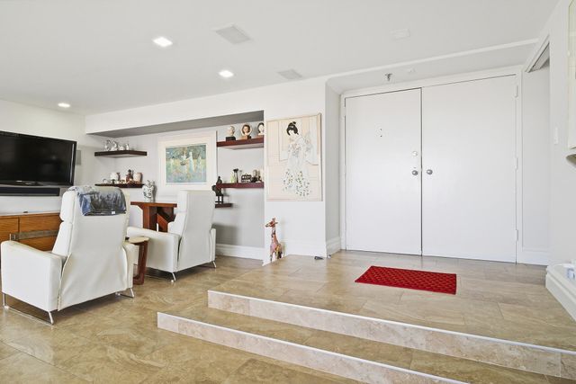 1900 Consulate Place 1005, West Palm Beach, FL 33401