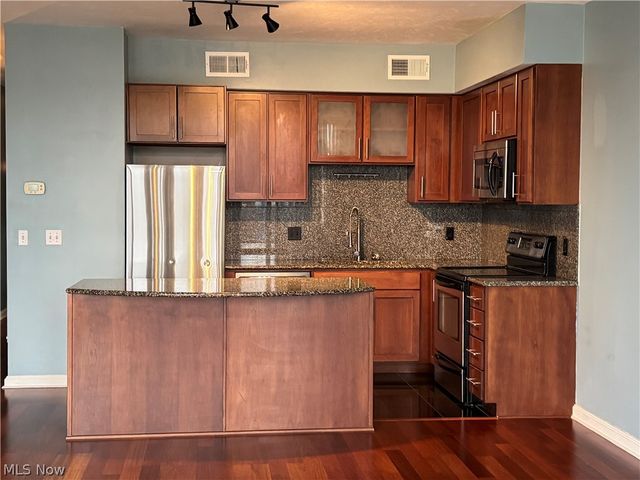 1237 Washington Avenue 811, Cleveland, OH 44113