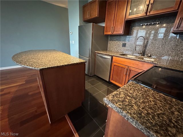 1237 Washington Avenue 811, Cleveland, OH 44113