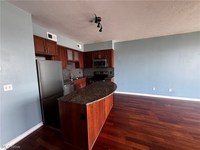 1237 Washington Avenue 811, Cleveland, OH 44113