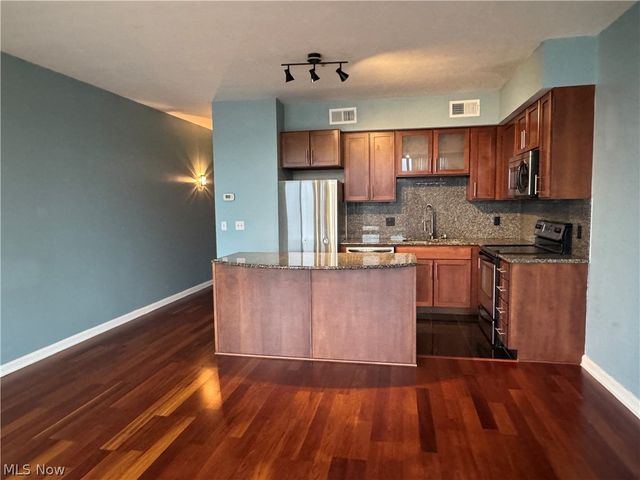 1237 Washington Avenue 811, Cleveland, OH 44113