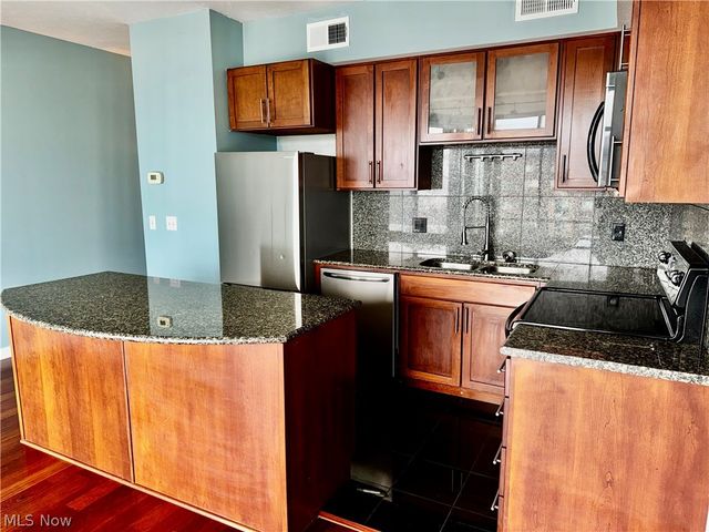 1237 Washington Avenue 811, Cleveland, OH 44113