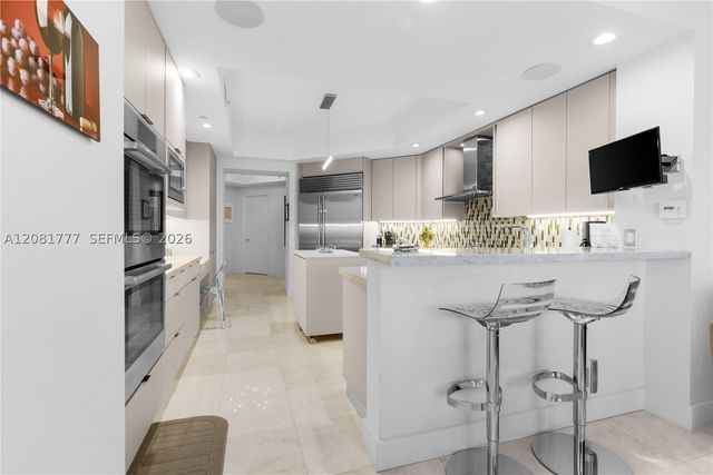 21200 NE Point Pl 1404, Aventura, FL 33180