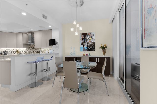 21200 NE Point Pl 1404, Aventura, FL 33180