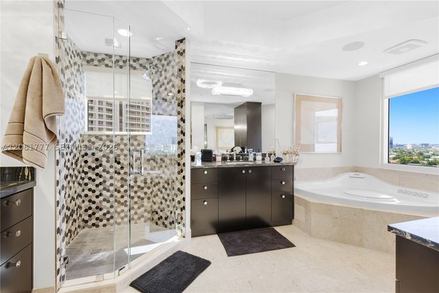 21200 NE Point Pl 1404, Aventura, FL 33180