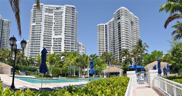 21200 NE Point Pl 1404, Aventura, FL 33180