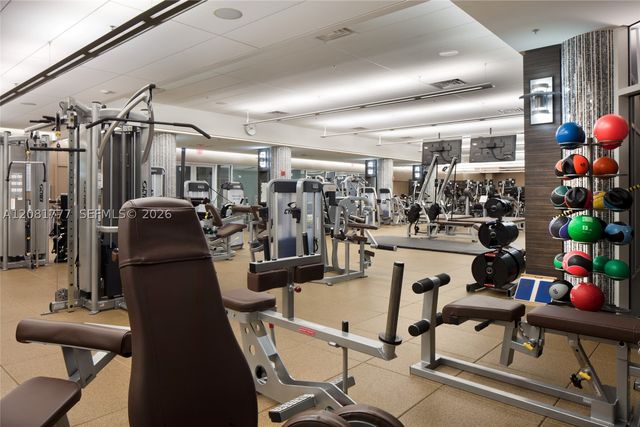 21200 NE Point Pl 1404, Aventura, FL 33180