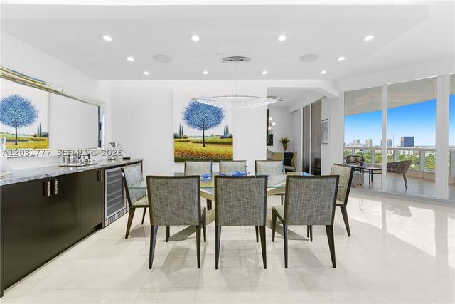 21200 NE Point Pl 1404, Aventura, FL 33180