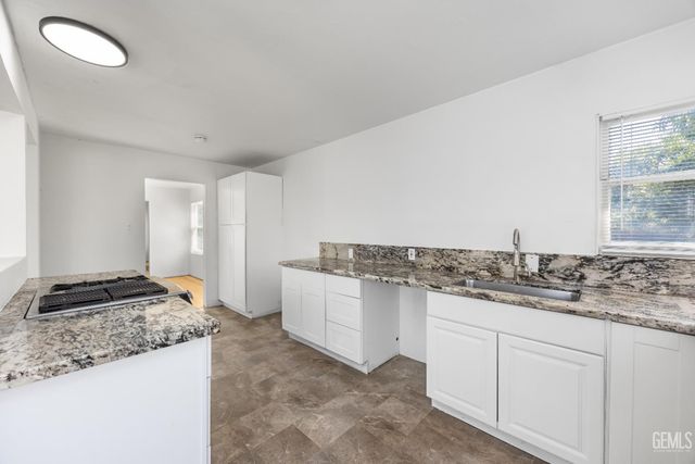 135 A Street, Bakersfield, CA 93304