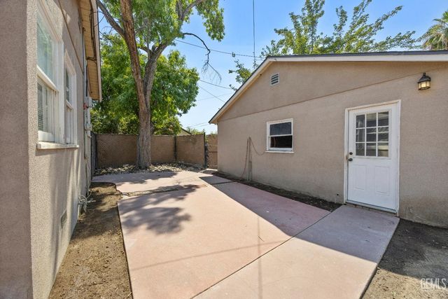 135 A Street, Bakersfield, CA 93304