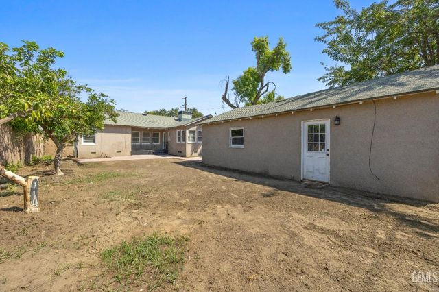 135 A Street, Bakersfield, CA 93304
