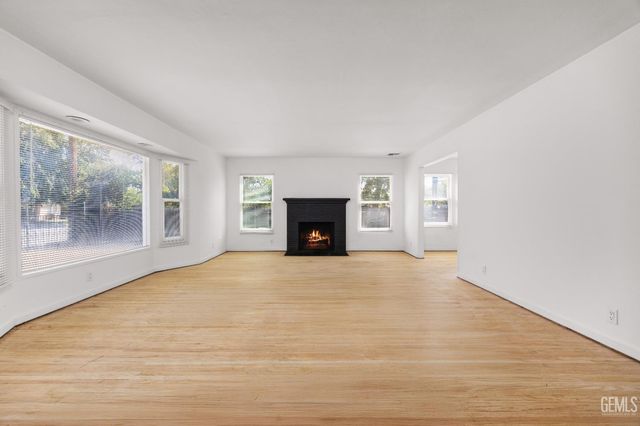 135 A Street, Bakersfield, CA 93304