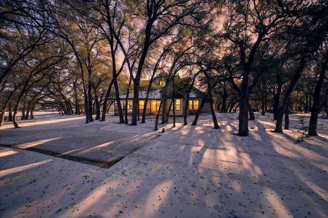 2793 Green Meadows Drive, Glen Rose, TX 76043