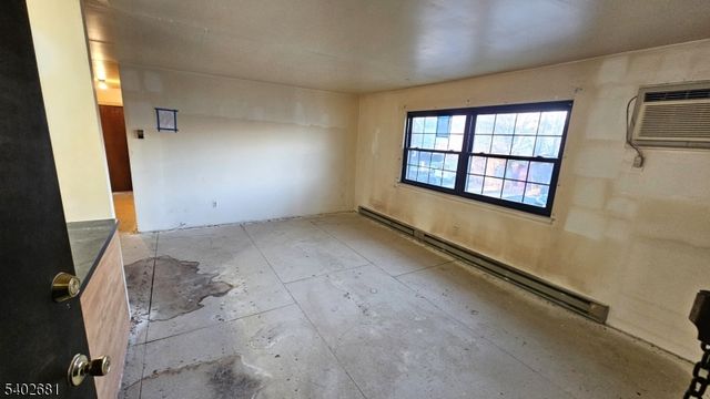 412 Broad Way 32B, Passaic City, NJ 07055