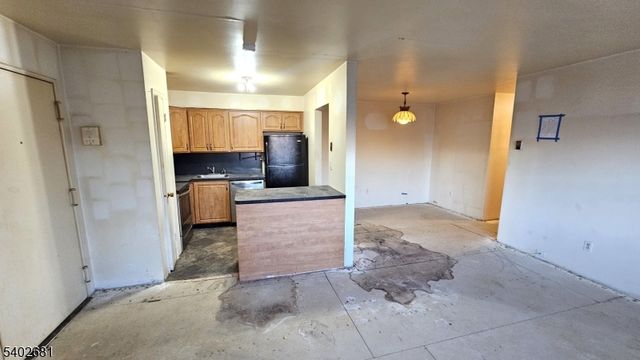 412 Broad Way 32B, Passaic City, NJ 07055