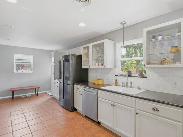 1217 Park Center Street, Benbrook, TX 76126