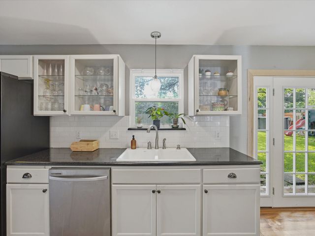 1217 Park Center Street, Benbrook, TX 76126