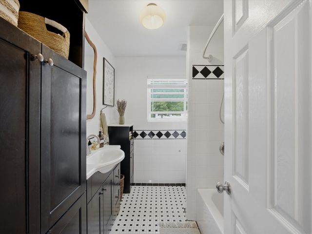 1217 Park Center Street, Benbrook, TX 76126