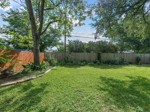 1217 Park Center Street, Benbrook, TX 76126