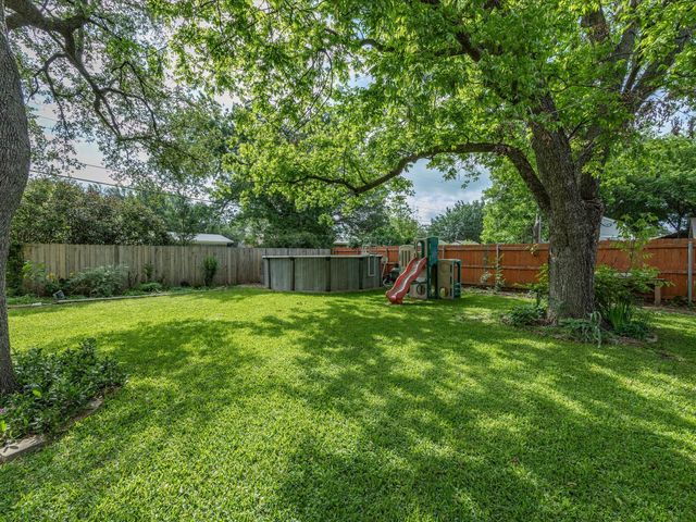 1217 Park Center Street, Benbrook, TX 76126