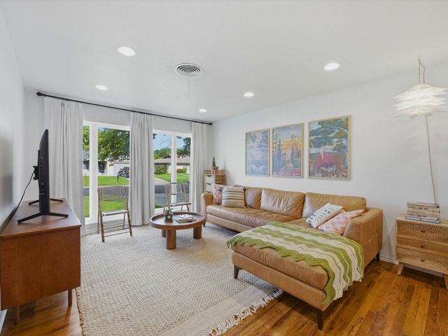 1217 Park Center Street, Benbrook, TX 76126