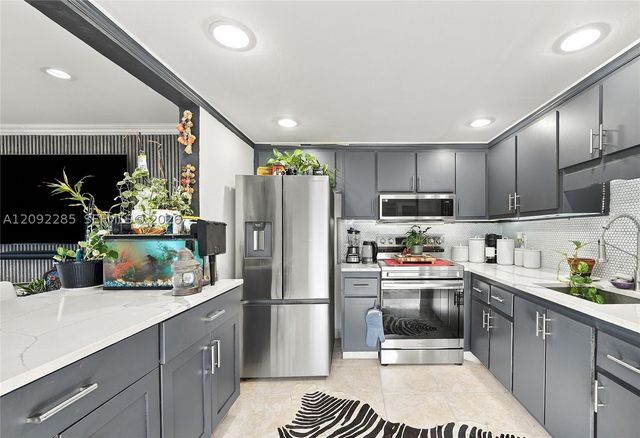 527 Brittany K K, Delray Beach, FL 33446