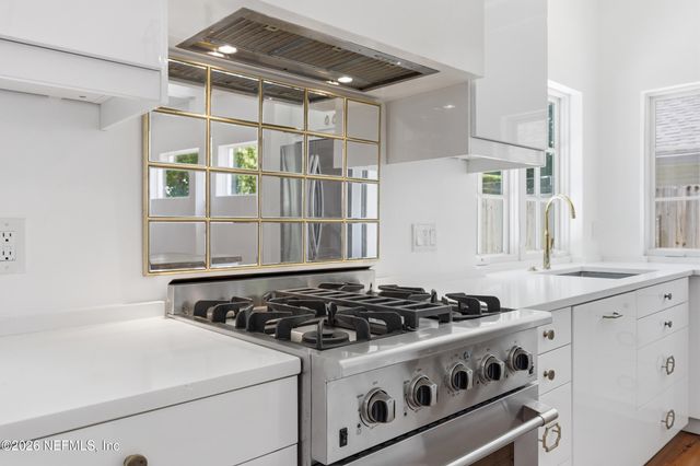 1622 AVOCA Place, Jacksonville, FL 32207