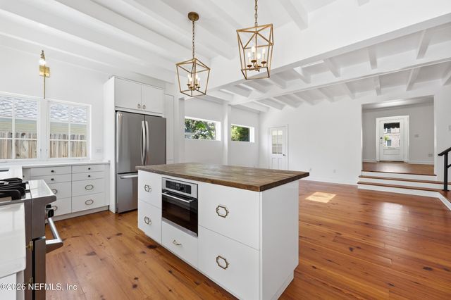 1622 AVOCA Place, Jacksonville, FL 32207