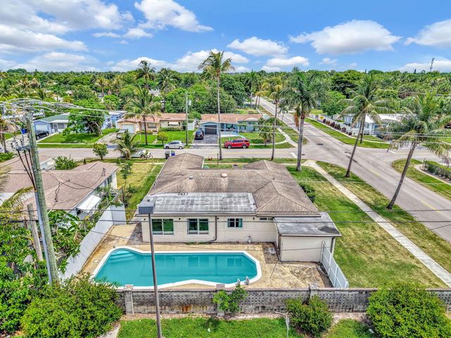 3300 NW 32nd Street, Lauderdale Lakes, FL 33309