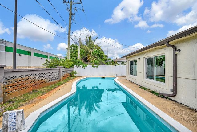 3300 NW 32nd Street, Lauderdale Lakes, FL 33309