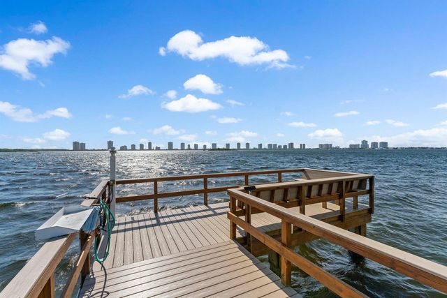 100 Shore Court 105, North Palm Beach, FL 33408