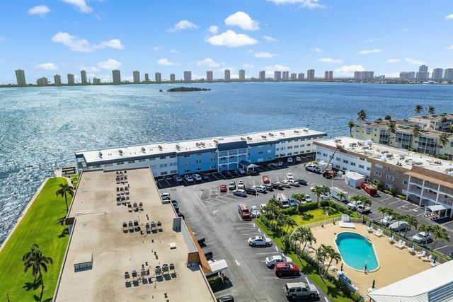 100 Shore Court 105, North Palm Beach, FL 33408