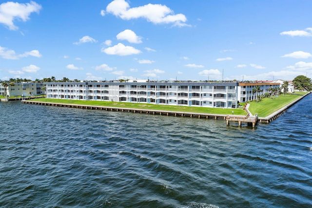 100 Shore Court 105, North Palm Beach, FL 33408