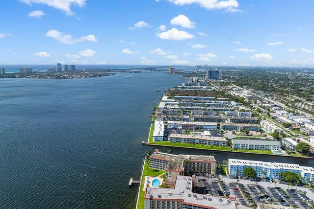 100 Shore Court 105, North Palm Beach, FL 33408