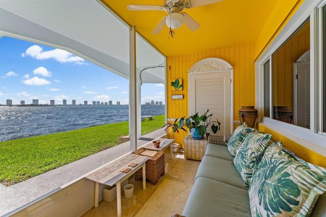 100 Shore Court 105, North Palm Beach, FL 33408