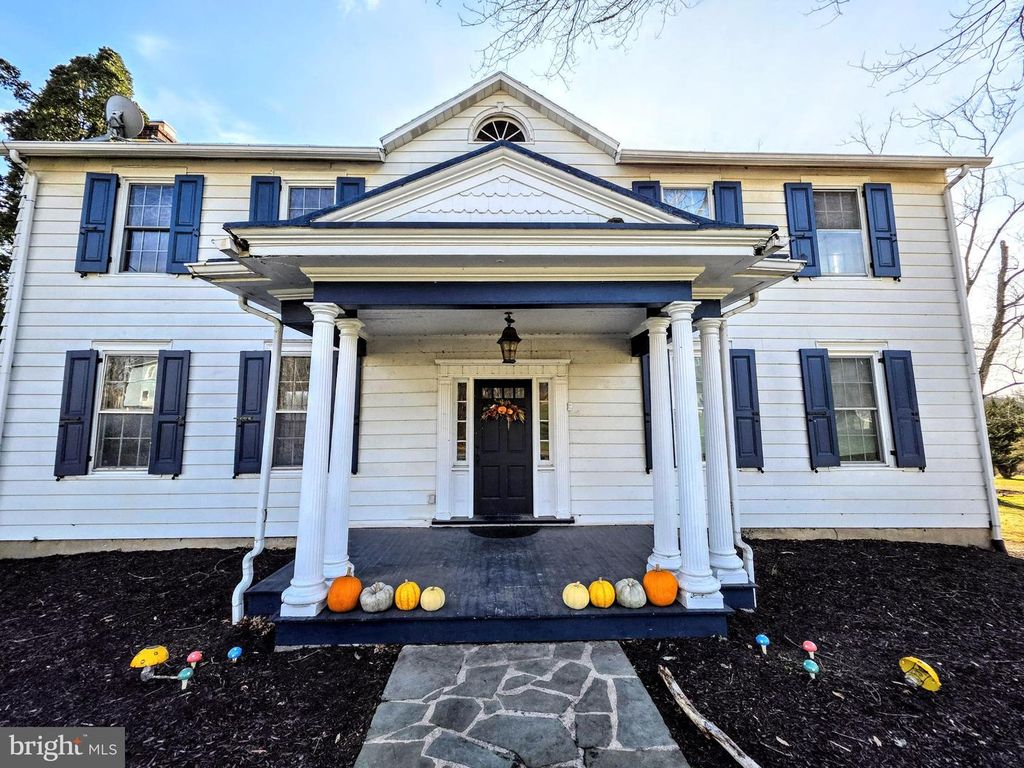 155 W ADAMSDALE RD, Schuylkill Haven, PA 17972