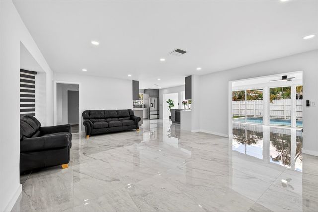 4390 NW 38th Avenue, Fort Lauderdale, FL 33309