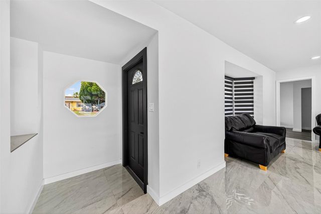 4390 NW 38th Avenue, Fort Lauderdale, FL 33309