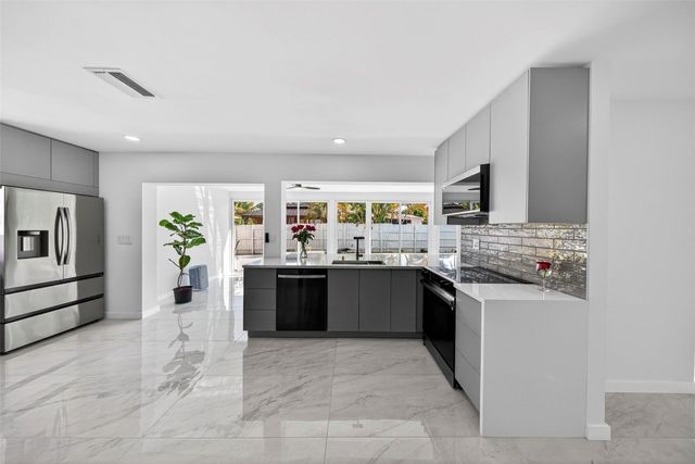 4390 NW 38th Avenue, Fort Lauderdale, FL 33309