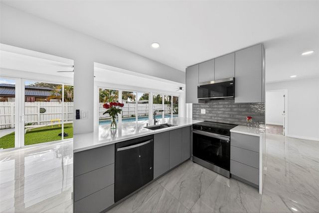 4390 NW 38th Avenue, Fort Lauderdale, FL 33309