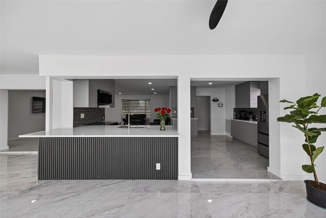 4390 NW 38th Avenue, Fort Lauderdale, FL 33309