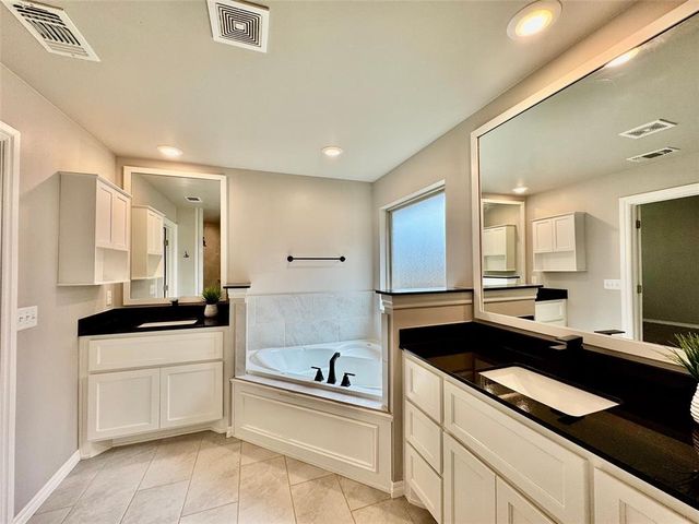 9229 NW 89th Street, Yukon, OK 73099