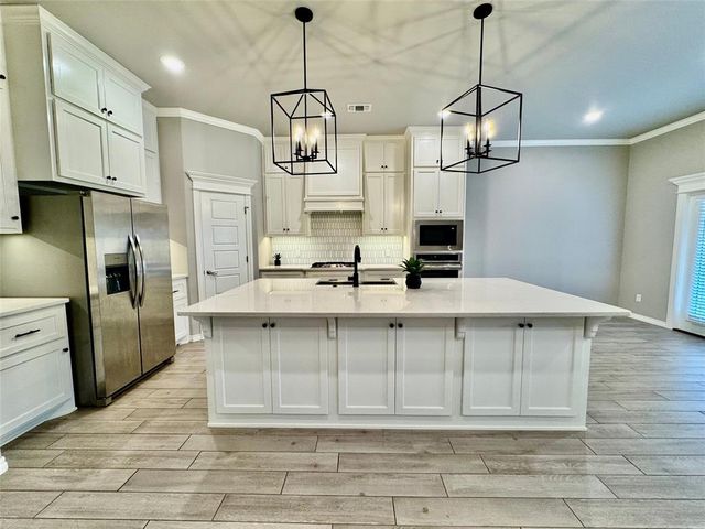 9229 NW 89th Street, Yukon, OK 73099