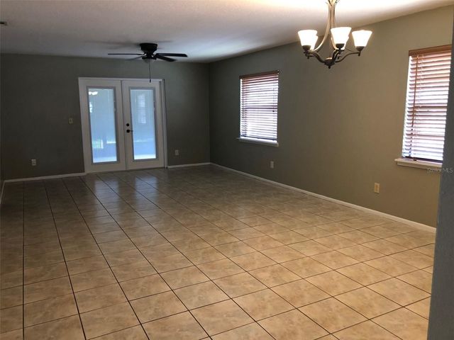 625 E 8TH AVENUE, Mount Dora, FL 32757