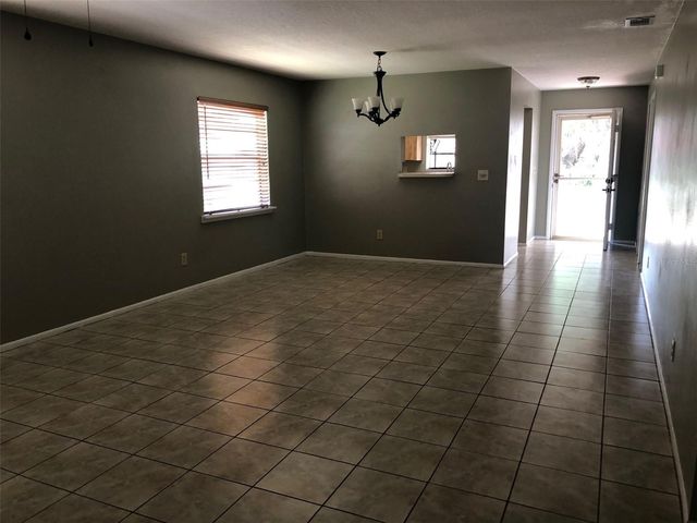 625 E 8TH AVENUE, Mount Dora, FL 32757