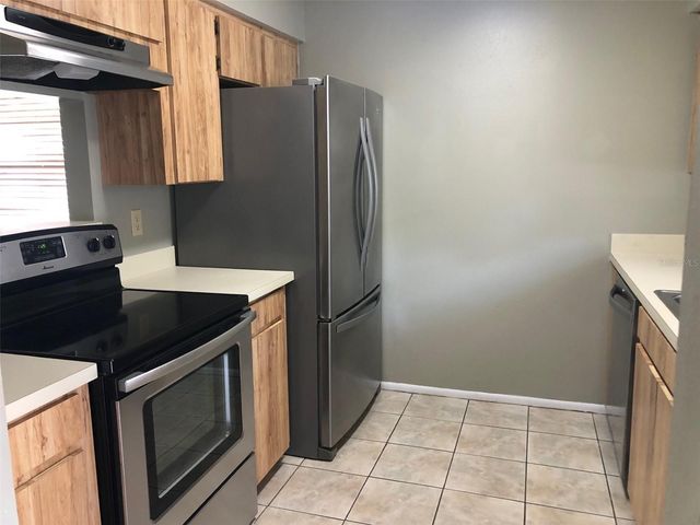 625 E 8TH AVENUE, Mount Dora, FL 32757