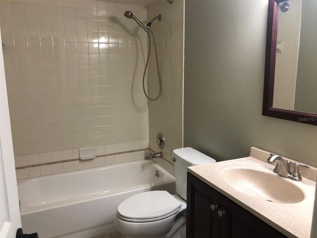 625 E 8TH AVENUE, Mount Dora, FL 32757